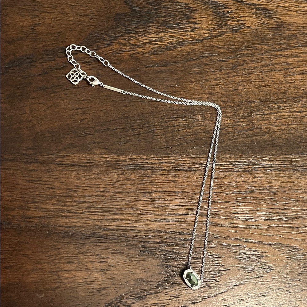 EUC Kendra Scott Silver Necklace with Green Pendant